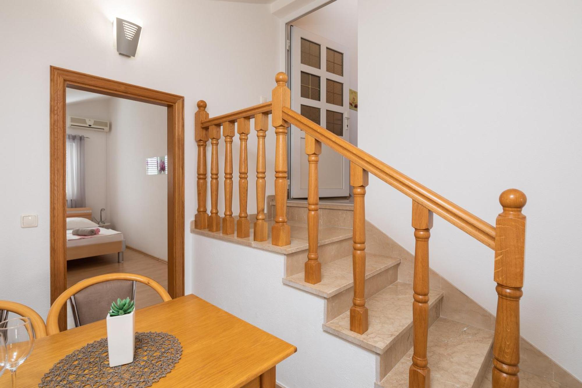 Apartma Ruza *